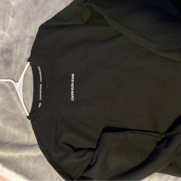 Crew neck cropped Calvin Klein sweater ! - Picture 3 of 3